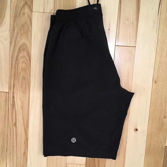 Lululemon Mens Shorts Size M With Old Logo ,Black - Picture 7 of 9